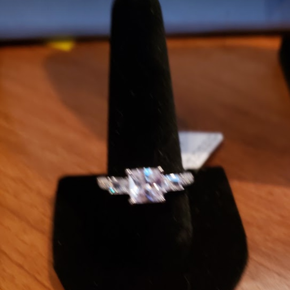 White CZ Solitaire ring in rhodium over Sterling sz 10 - Picture 2 of 3